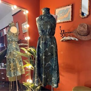 Vintage Tiki Print Sleeveless Dress with Neck Detail